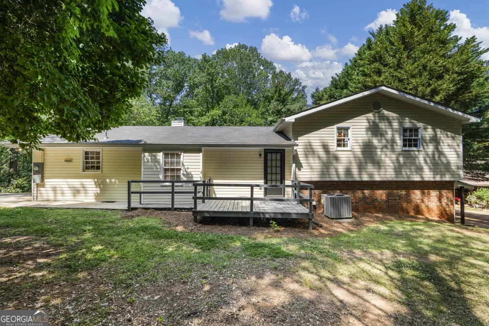 134 N Lake DR LaGrange, GA 30240