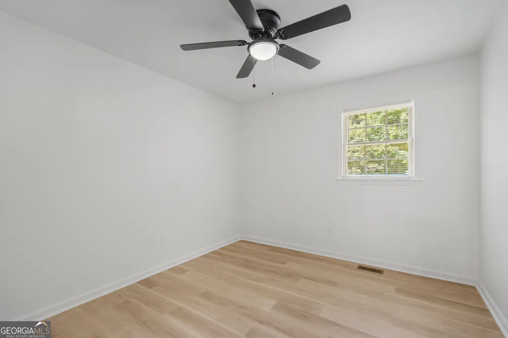 134 N Lake DR LaGrange, GA 30240