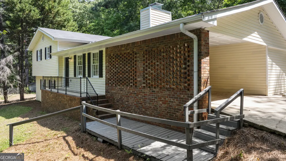 134 N Lake DR LaGrange, GA 30240