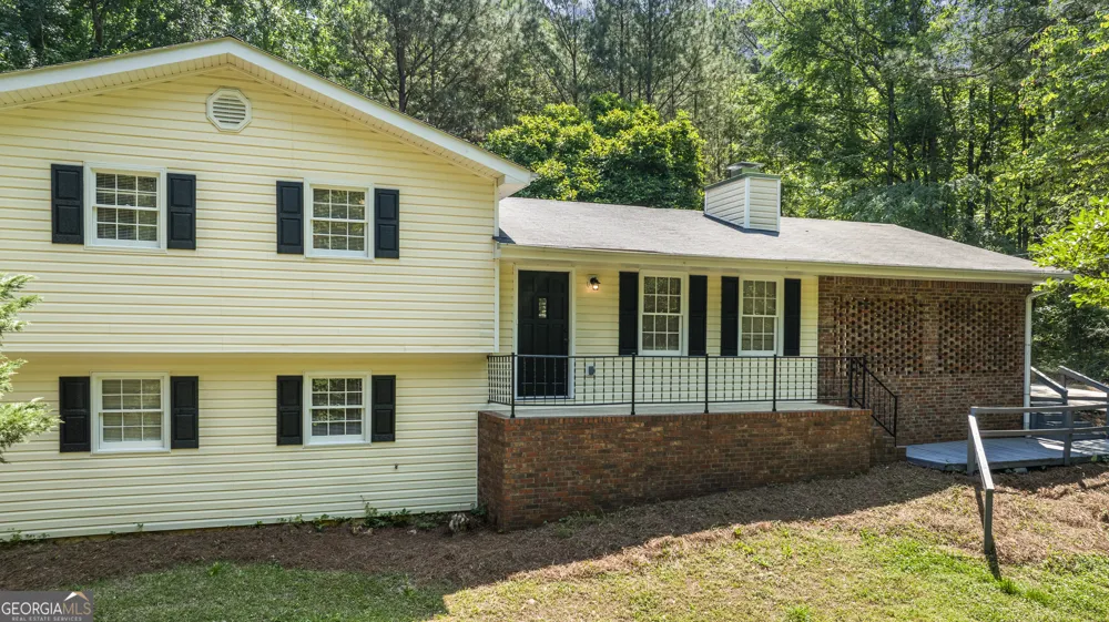 134 N Lake DR LaGrange, GA 30240