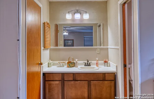 2227 mill creek Leakey, TX 78873