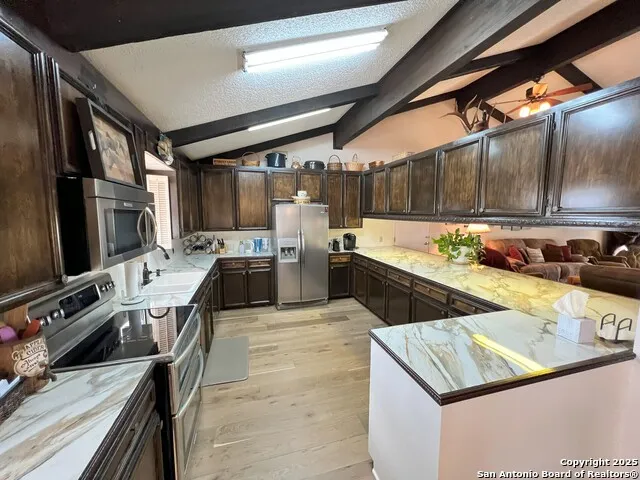 1543 CR 215 Bertram, TX 78605