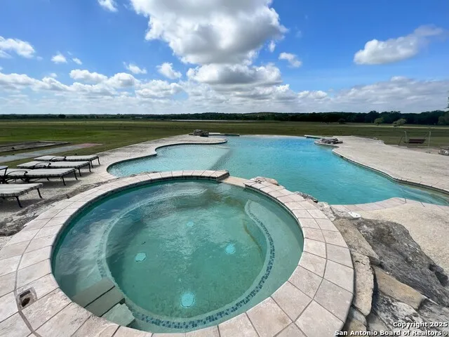 1543 CR 215 Bertram, TX 78605