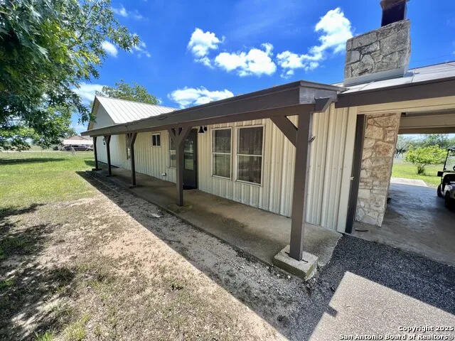 1543 CR 215 Bertram, TX 78605