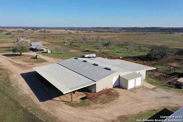1543 CR 215 Bertram, TX 78605