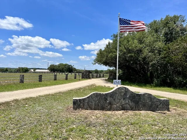 1543 CR 215 Bertram, TX 78605
