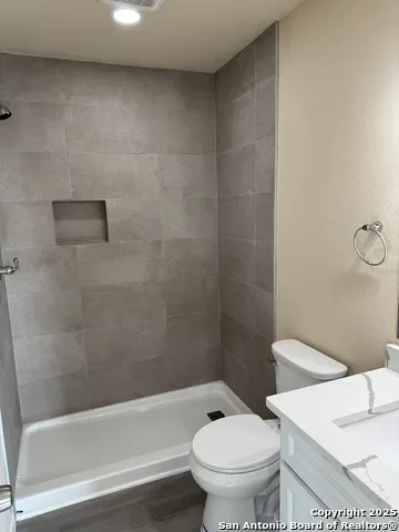 450 County Road 679 Natalia, TX 78059