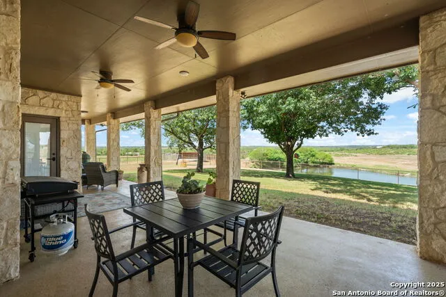 2220 FM 1343 Devine, TX 78016