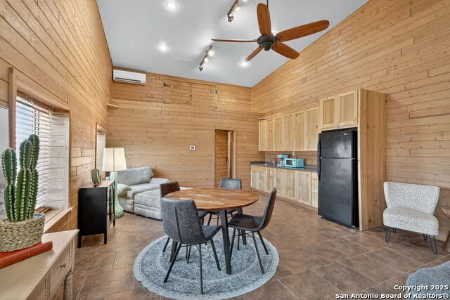 2220 FM 1343 Devine, TX 78016