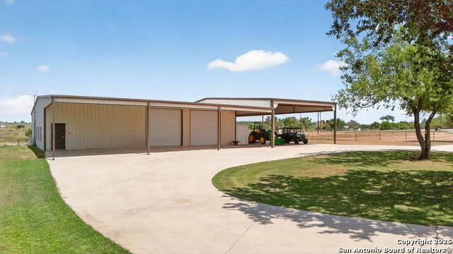 2220 FM 1343 Devine, TX 78016