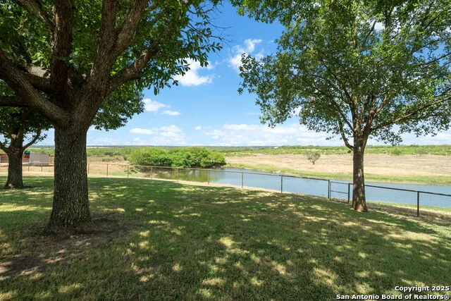 2220 FM 1343 Devine, TX 78016