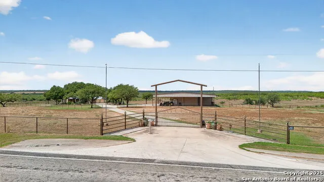 2220 FM 1343 Devine, TX 78016