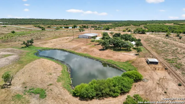 2220 FM 1343 Devine, TX 78016