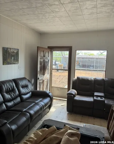 60 Childers Road Artesia Wells, TX 78001