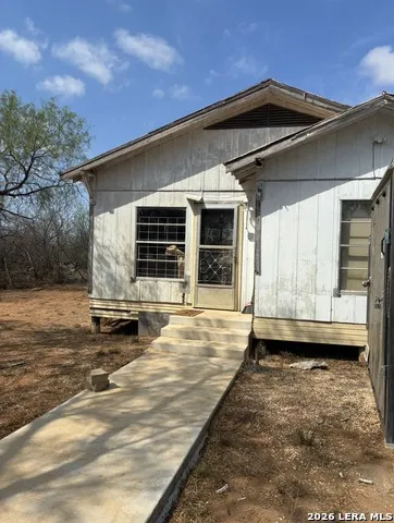 60 Childers Road Artesia Wells, TX 78001