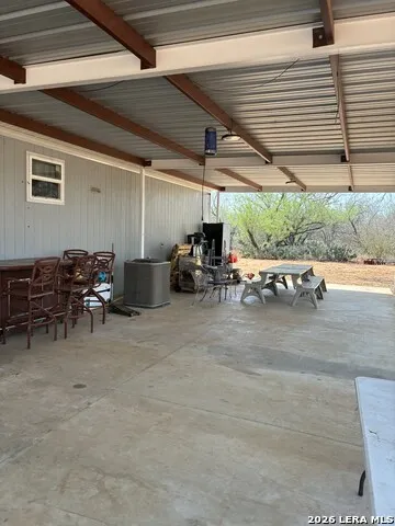 60 Childers Road Artesia Wells, TX 78001