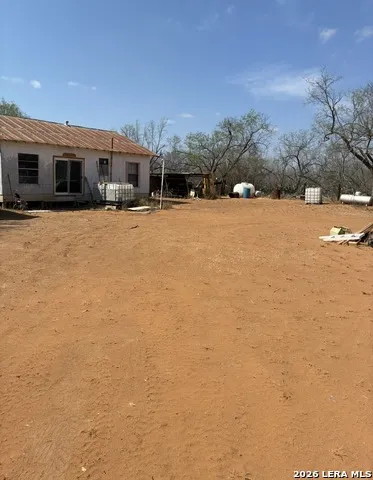 60 Childers Road Artesia Wells, TX 78001