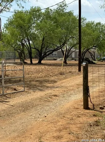 60 Childers Road Artesia Wells, TX 78001