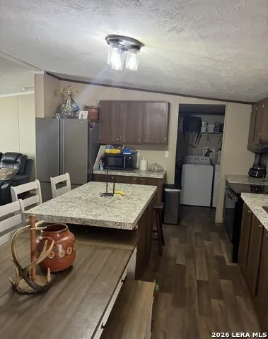 60 Childers Road Artesia Wells, TX 78001