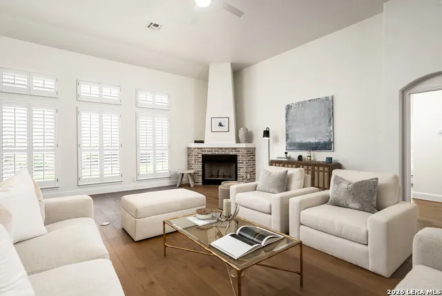 19207 TIERRA CV San Antonio, TX 78258
