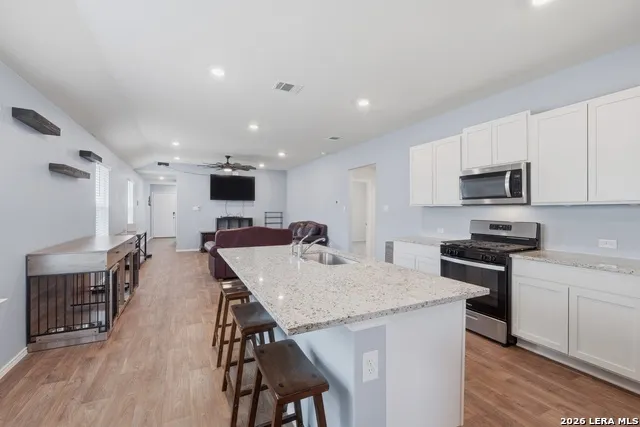 4219 THYME GDN Von Ormy, TX 78073