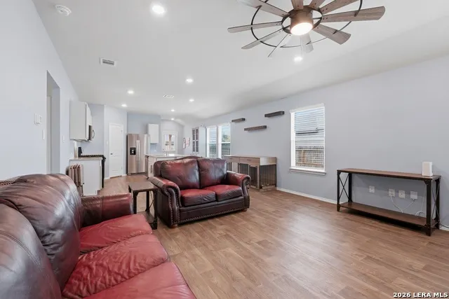4219 THYME GDN Von Ormy, TX 78073