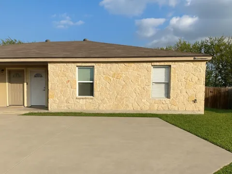 7642 Oak Chase