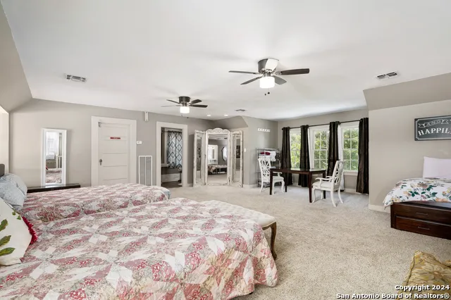 109 waring welfare Boerne, TX 78006