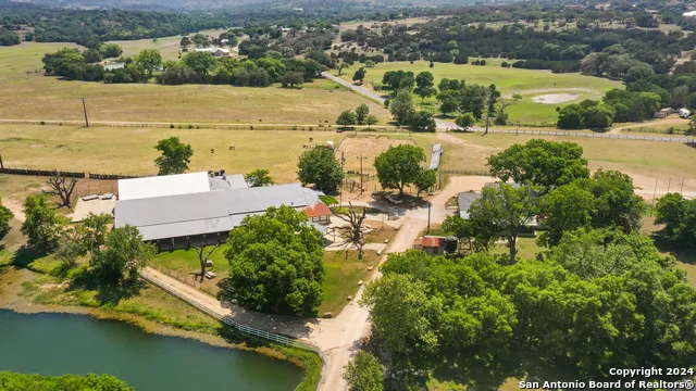 109 waring welfare Boerne, TX 78006