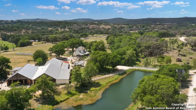 109 waring welfare Boerne, TX 78006