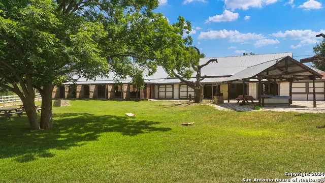 109 waring welfare Boerne, TX 78006