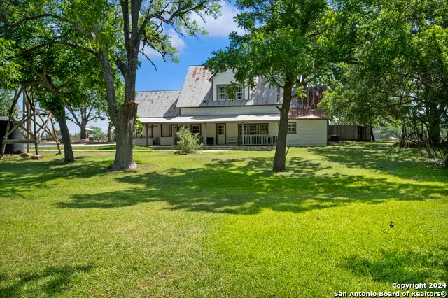 109 waring welfare Boerne, TX 78006