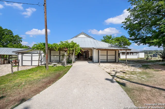 103 waring welfare Boerne, TX 78006