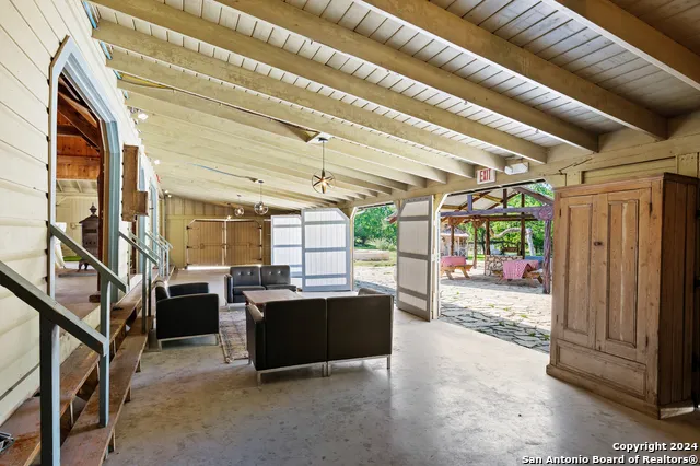 103 waring welfare Boerne, TX 78006