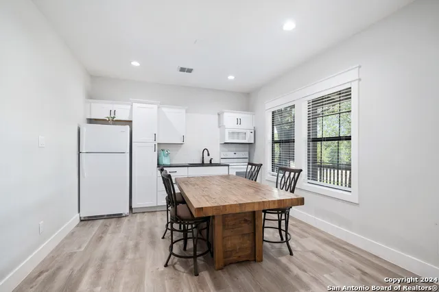103 waring welfare Boerne, TX 78006