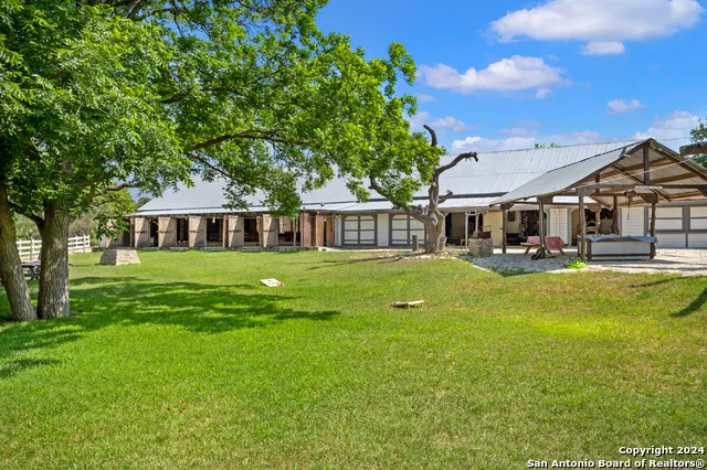 103 waring welfare Boerne, TX 78006