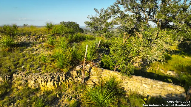 FAR HILLS RANCH Tract 3 Comfort, TX 78013