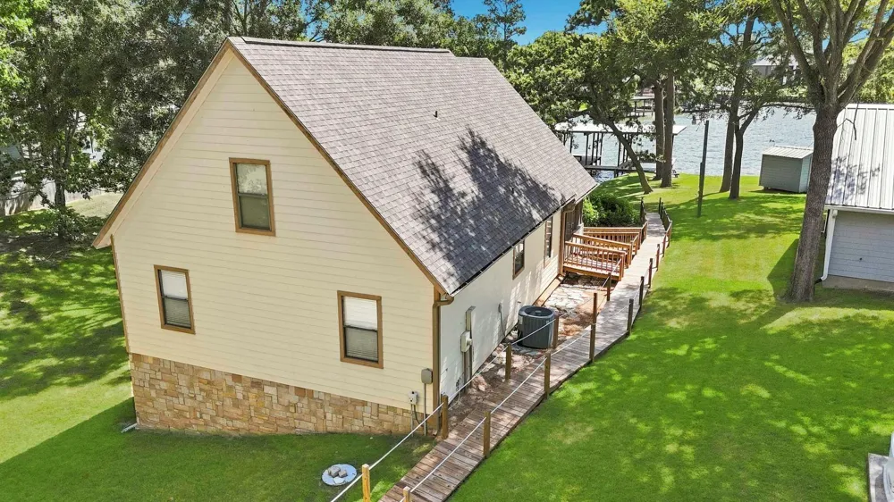 199 Lake Drive Onalaska, TX 77360