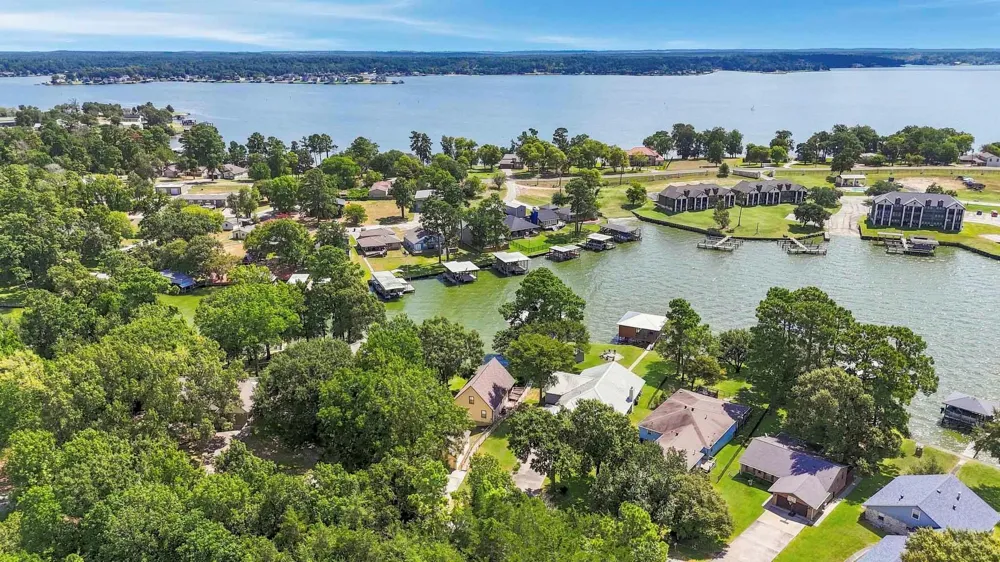 199 Lake Drive Onalaska, TX 77360