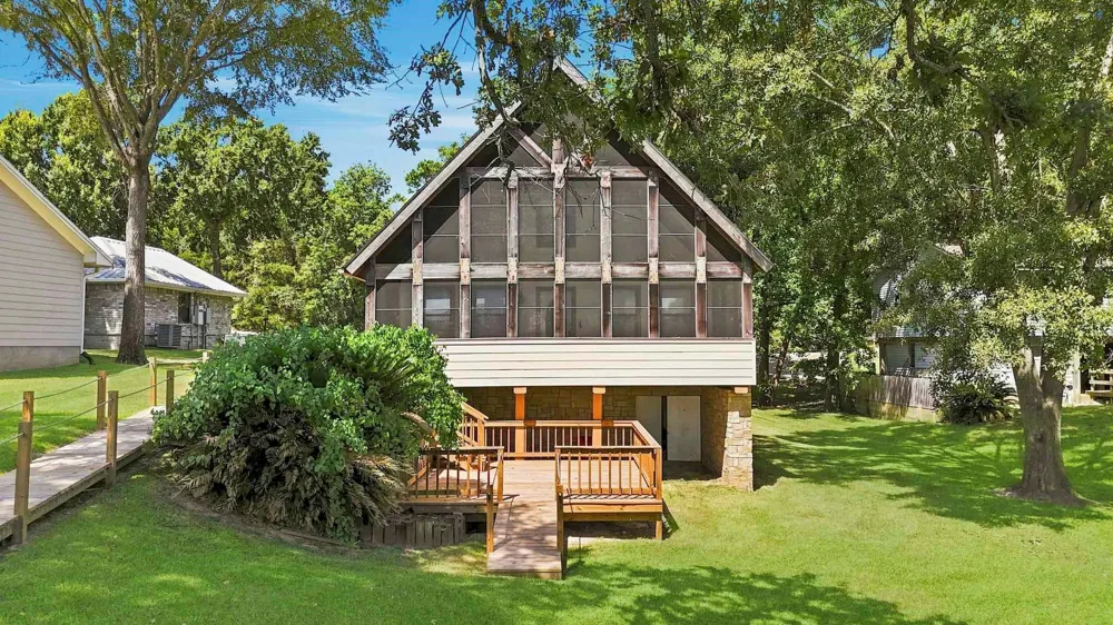 199 Lake Drive Onalaska, TX 77360