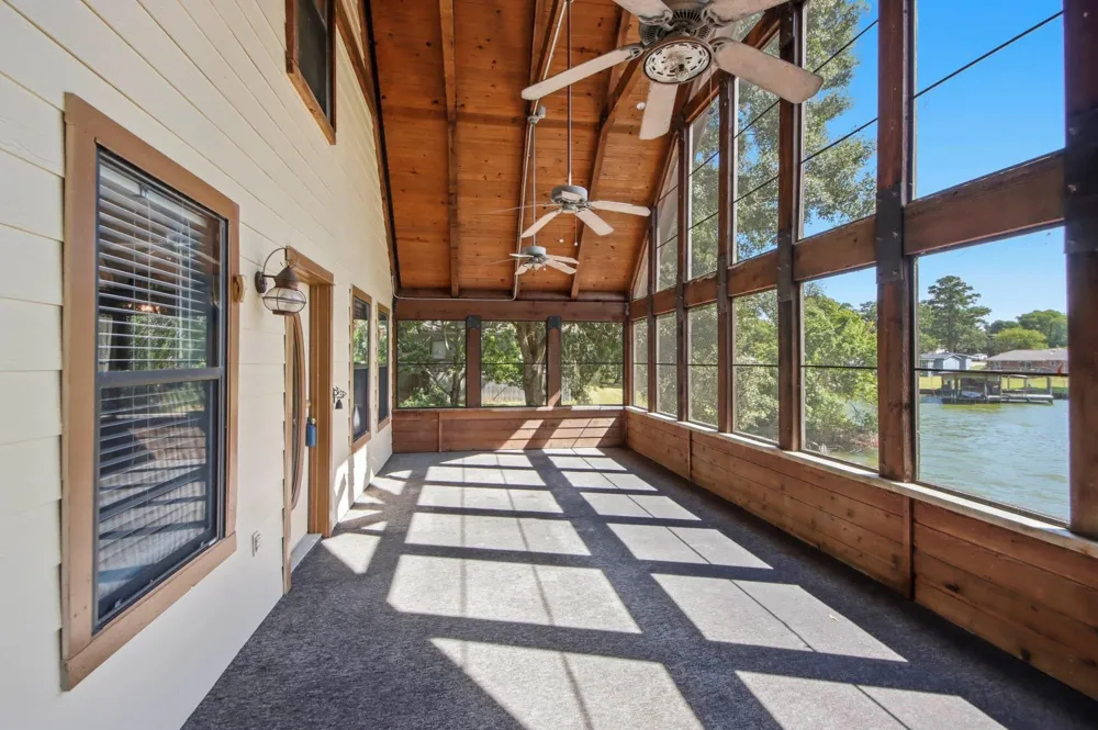 199 Lake Drive Onalaska, TX 77360
