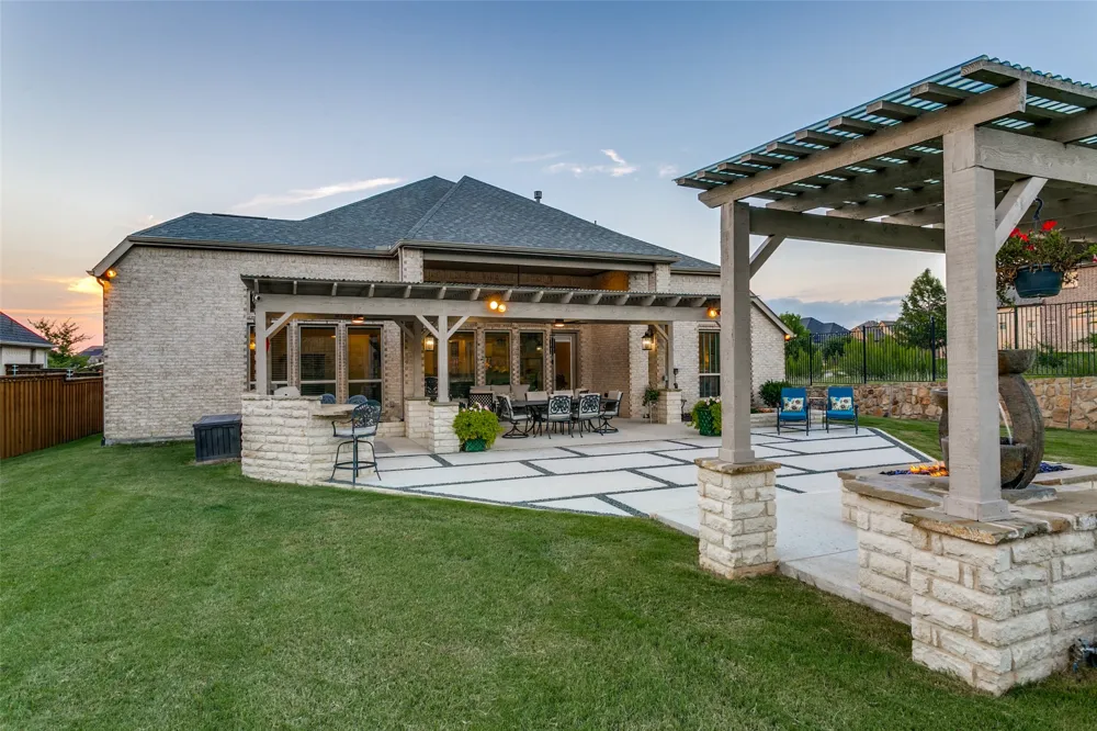 1024 Myers Park Trail Roanoke, TX 76262