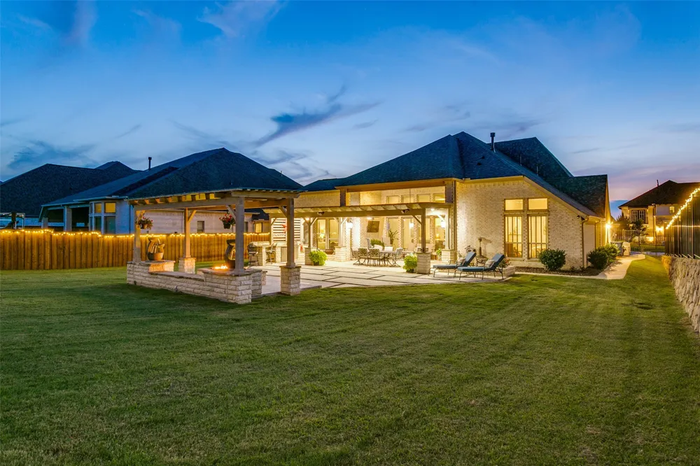 1024 Myers Park Trail Roanoke, TX 76262