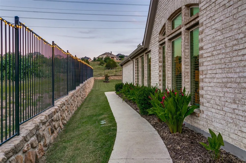 1024 Myers Park Trail Roanoke, TX 76262