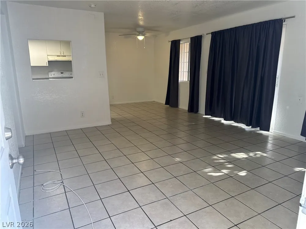 6990 Dunsbach Way Las Vegas, NV 89156