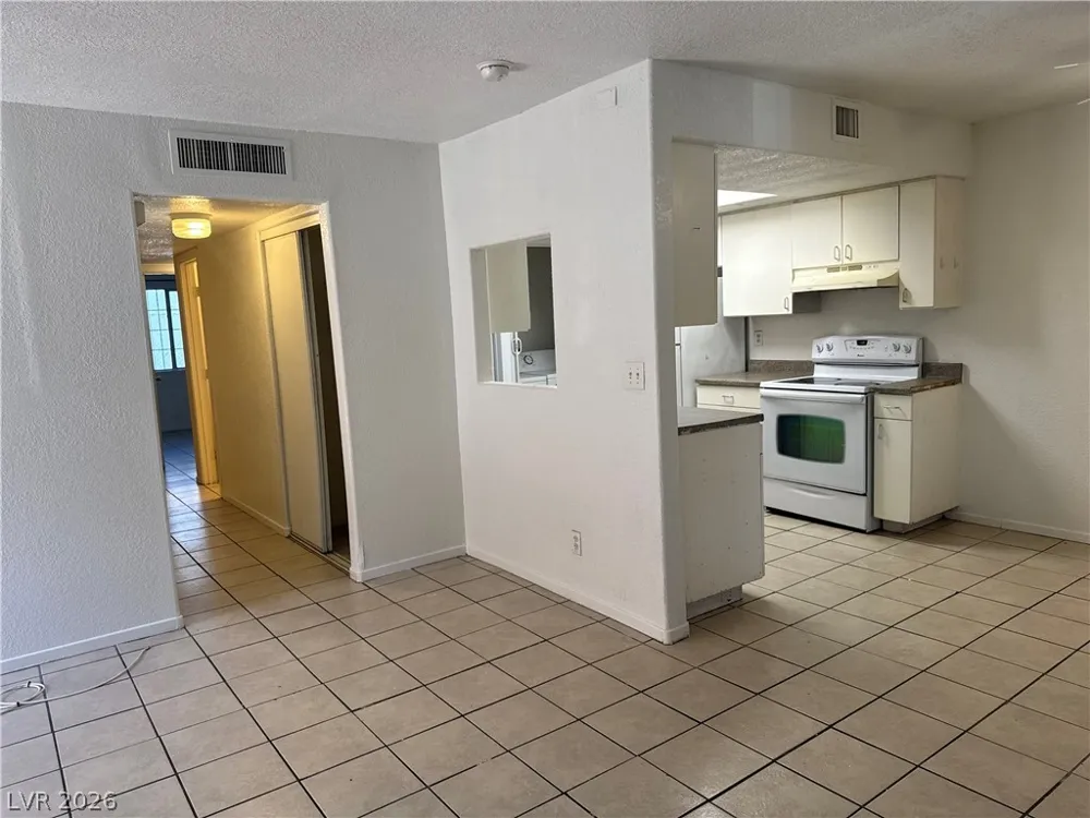 6990 Dunsbach Way Las Vegas, NV 89156