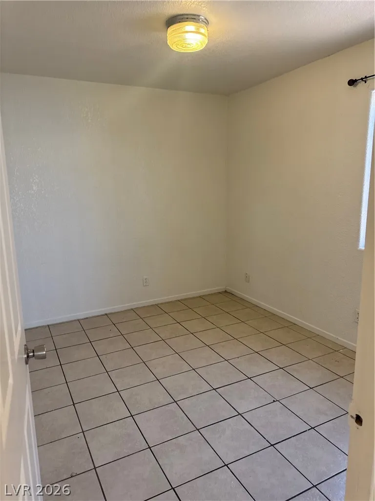 6990 Dunsbach Way Las Vegas, NV 89156