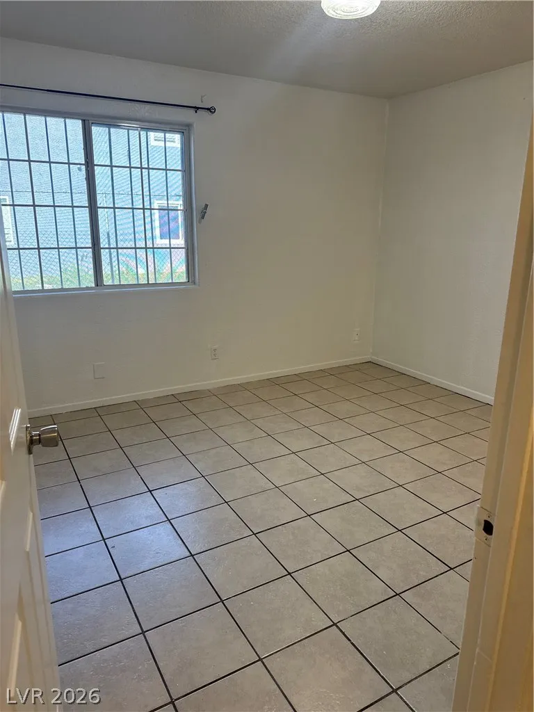 6990 Dunsbach Way Las Vegas, NV 89156
