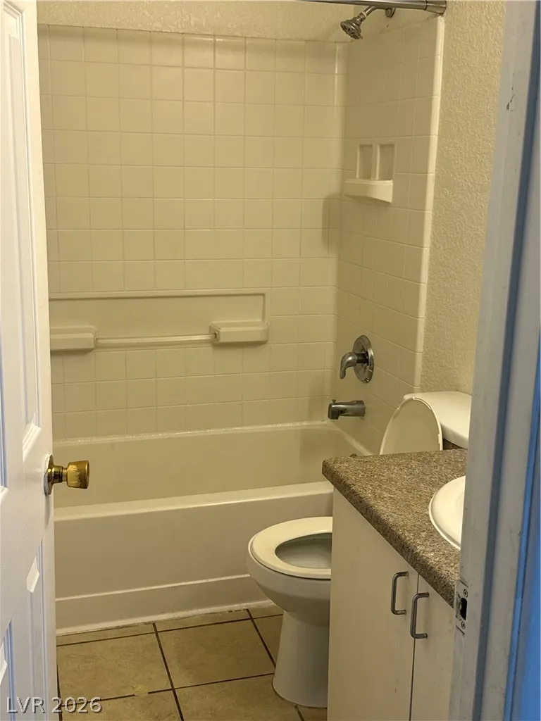 6990 Dunsbach Way Las Vegas, NV 89156