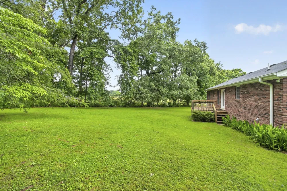 110 Needham Ln Burns, TN 37029